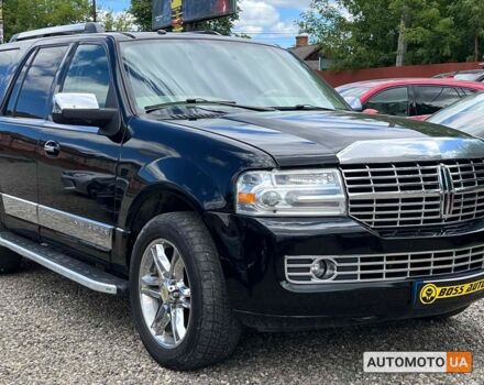Чорний Лінкольн Navigator, об'ємом двигуна 5.4 л та пробігом 190 тис. км за 22500 $, фото 1 на Automoto.ua