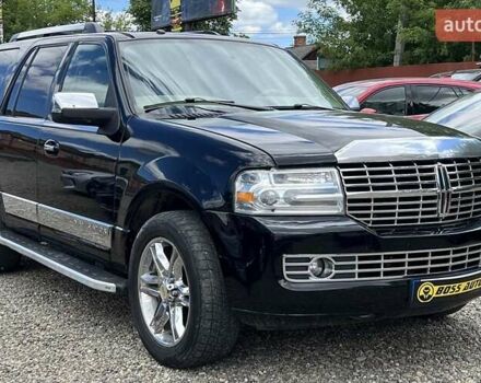 Чорний Лінкольн Navigator, об'ємом двигуна 5.4 л та пробігом 190 тис. км за 22500 $, фото 1 на Automoto.ua
