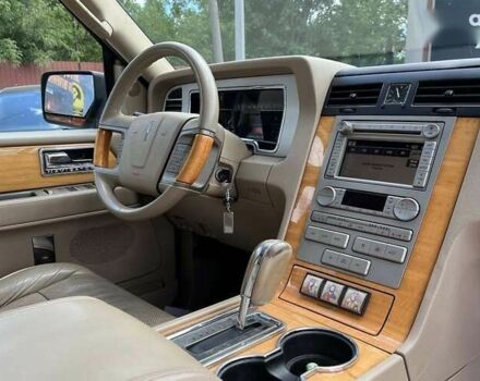 Лінкольн Navigator, об'ємом двигуна 5.4 л та пробігом 190 тис. км за 22500 $, фото 25 на Automoto.ua