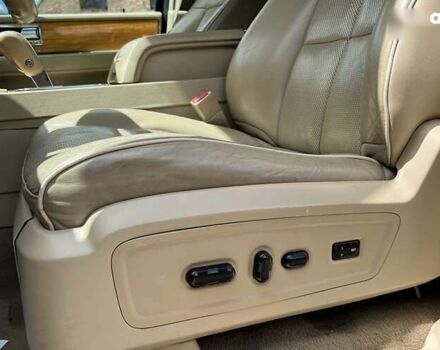 Лінкольн Navigator, об'ємом двигуна 5.4 л та пробігом 190 тис. км за 22500 $, фото 16 на Automoto.ua