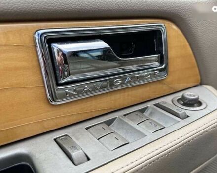 Лінкольн Navigator, об'ємом двигуна 5.4 л та пробігом 190 тис. км за 22500 $, фото 12 на Automoto.ua