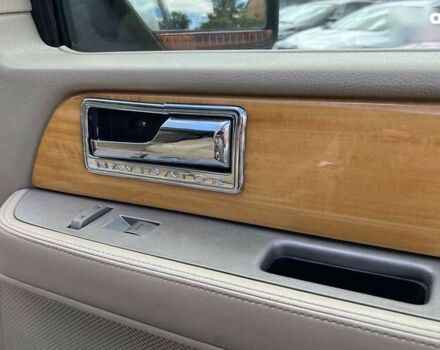Лінкольн Navigator, об'ємом двигуна 5.4 л та пробігом 190 тис. км за 22500 $, фото 26 на Automoto.ua