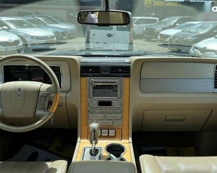 Лінкольн Navigator, об'ємом двигуна 5.4 л та пробігом 190 тис. км за 22500 $, фото 18 на Automoto.ua