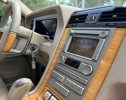 Лінкольн Navigator, об'ємом двигуна 5.4 л та пробігом 190 тис. км за 22500 $, фото 28 на Automoto.ua