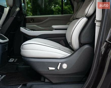 Линкольн Навигатор, объемом двигателя 3.5 л и пробегом 1 тыс. км за 196000 $, фото 44 на Automoto.ua