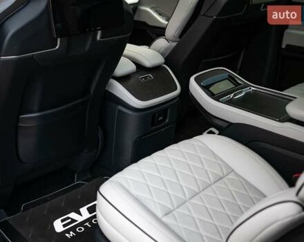 Линкольн Навигатор, объемом двигателя 3.5 л и пробегом 1 тыс. км за 196000 $, фото 45 на Automoto.ua