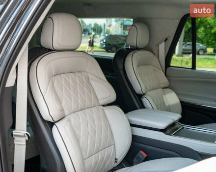 Линкольн Навигатор, объемом двигателя 3.5 л и пробегом 1 тыс. км за 196000 $, фото 55 на Automoto.ua