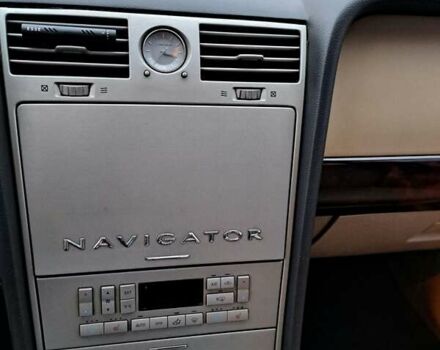 Сірий Лінкольн Navigator, об'ємом двигуна 5.41 л та пробігом 250 тис. км за 12900 $, фото 29 на Automoto.ua