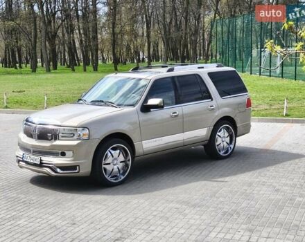 Сірий Лінкольн Navigator, об'ємом двигуна 5.41 л та пробігом 283 тис. км за 17000 $, фото 1 на Automoto.ua