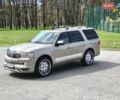 Сірий Лінкольн Navigator, об'ємом двигуна 5.41 л та пробігом 283 тис. км за 17000 $, фото 1 на Automoto.ua
