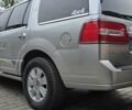 Сірий Лінкольн Navigator, об'ємом двигуна 5.4 л та пробігом 192 тис. км за 19800 $, фото 4 на Automoto.ua