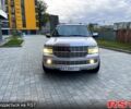 Сірий Лінкольн Navigator, об'ємом двигуна 5.4 л та пробігом 250 тис. км за 18000 $, фото 1 на Automoto.ua