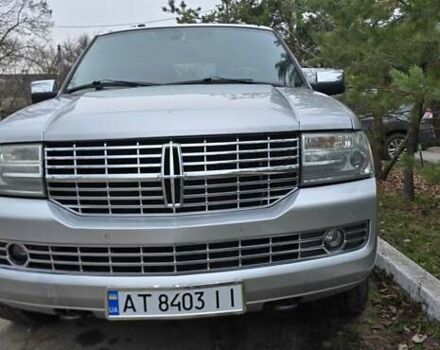 Сірий Лінкольн Navigator, об'ємом двигуна 5.4 л та пробігом 192 тис. км за 19800 $, фото 5 на Automoto.ua