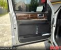 Сірий Лінкольн Navigator, об'ємом двигуна 5.4 л та пробігом 250 тис. км за 18000 $, фото 7 на Automoto.ua