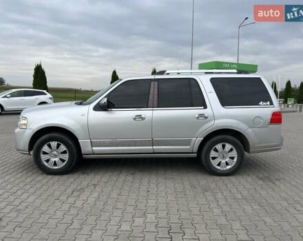Сірий Лінкольн Navigator, об'ємом двигуна 5.41 л та пробігом 308 тис. км за 18500 $, фото 8 на Automoto.ua