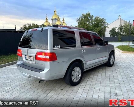 Сірий Лінкольн Navigator, об'ємом двигуна 5.4 л та пробігом 250 тис. км за 18000 $, фото 5 на Automoto.ua