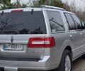 Сірий Лінкольн Navigator, об'ємом двигуна 5.4 л та пробігом 192 тис. км за 19800 $, фото 2 на Automoto.ua