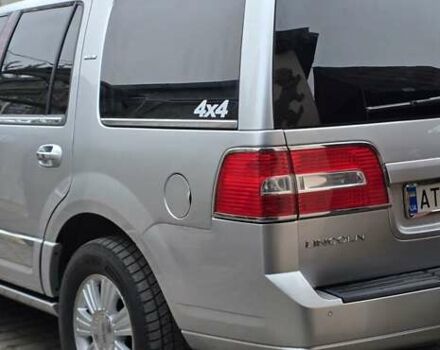 Сірий Лінкольн Navigator, об'ємом двигуна 5.4 л та пробігом 192 тис. км за 19800 $, фото 14 на Automoto.ua