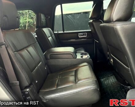 Сірий Лінкольн Navigator, об'ємом двигуна 5.4 л та пробігом 250 тис. км за 18000 $, фото 11 на Automoto.ua