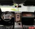 Сірий Лінкольн Navigator, об'ємом двигуна 5.4 л та пробігом 200 тис. км за 19999 $, фото 5 на Automoto.ua