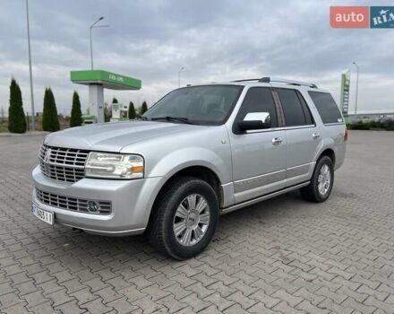 Сірий Лінкольн Navigator, об'ємом двигуна 5.41 л та пробігом 308 тис. км за 18500 $, фото 9 на Automoto.ua