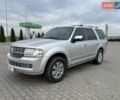 Сірий Лінкольн Navigator, об'ємом двигуна 5.41 л та пробігом 308 тис. км за 18500 $, фото 9 на Automoto.ua
