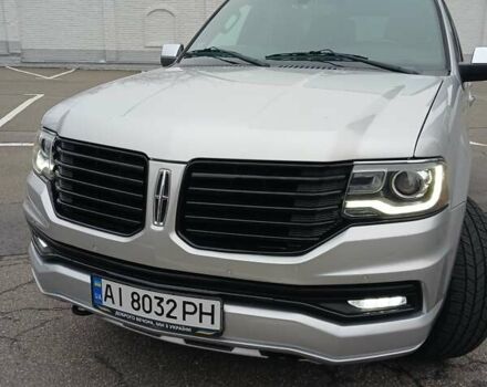 Сірий Лінкольн Navigator, об'ємом двигуна 3.5 л та пробігом 85 тис. км за 21500 $, фото 1 на Automoto.ua