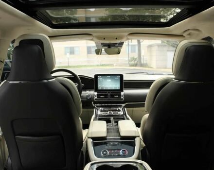 Сірий Лінкольн Navigator, об'ємом двигуна 3.5 л та пробігом 50 тис. км за 28000 $, фото 9 на Automoto.ua
