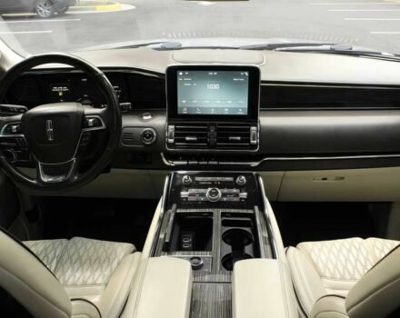 Сірий Лінкольн Navigator, об'ємом двигуна 3.5 л та пробігом 50 тис. км за 28000 $, фото 10 на Automoto.ua