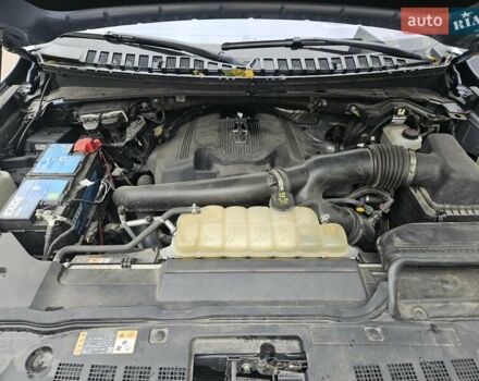 Сірий Лінкольн Navigator, об'ємом двигуна 3.5 л та пробігом 108 тис. км за 65000 $, фото 10 на Automoto.ua