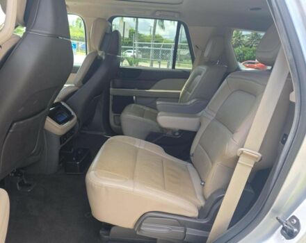 Серый Линкольн Навигатор, объемом двигателя 0 л и пробегом 90 тыс. км за 25000 $, фото 8 на Automoto.ua