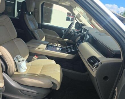Серый Линкольн Навигатор, объемом двигателя 0 л и пробегом 90 тыс. км за 25000 $, фото 4 на Automoto.ua