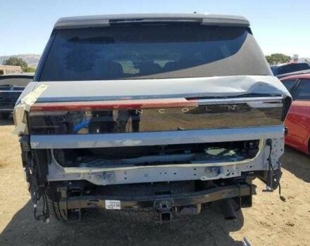 Серый Линкольн Навигатор, объемом двигателя 0 л и пробегом 1 тыс. км за 70000 $, фото 2 на Automoto.ua