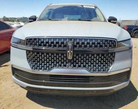 Серый Линкольн Навигатор, объемом двигателя 0 л и пробегом 1 тыс. км за 70000 $, фото 3 на Automoto.ua