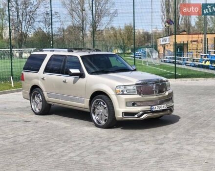 Сірий Лінкольн Navigator, об'ємом двигуна 5.41 л та пробігом 283 тис. км за 17000 $, фото 1 на Automoto.ua