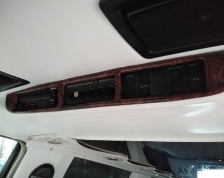 Белый Линкольн Таун Кар, объемом двигателя 4.6 л и пробегом 126 тыс. км за 3800 $, фото 18 на Automoto.ua