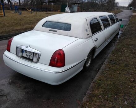 Белый Линкольн Таун Кар, объемом двигателя 4.6 л и пробегом 126 тыс. км за 3800 $, фото 7 на Automoto.ua