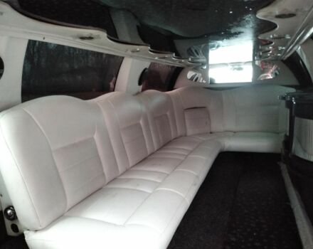 Белый Линкольн Таун Кар, объемом двигателя 4.6 л и пробегом 126 тыс. км за 3800 $, фото 17 на Automoto.ua