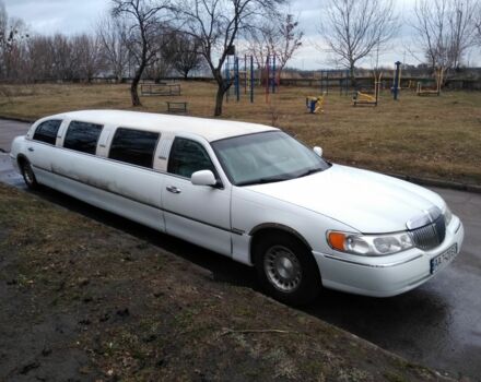 Белый Линкольн Таун Кар, объемом двигателя 4.6 л и пробегом 126 тыс. км за 3800 $, фото 10 на Automoto.ua