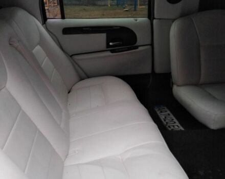 Белый Линкольн Таун Кар, объемом двигателя 4.6 л и пробегом 126 тыс. км за 3800 $, фото 15 на Automoto.ua