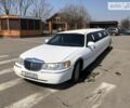 Білий Лінкольн Town Car, об'ємом двигуна 4.6 л та пробігом 200 тис. км за 8000 $, фото 1 на Automoto.ua