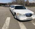 Білий Лінкольн Town Car, об'ємом двигуна 4.6 л та пробігом 200 тис. км за 8000 $, фото 3 на Automoto.ua