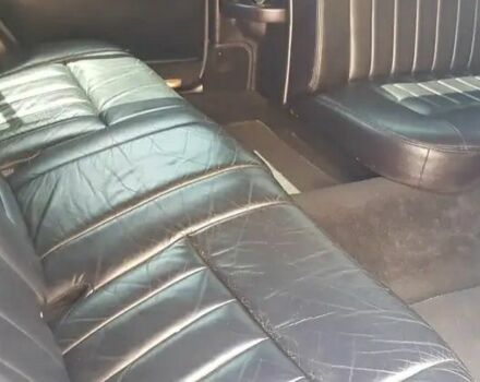 Белый Линкольн Таун Кар, объемом двигателя 4.6 л и пробегом 150 тыс. км за 10000 $, фото 11 на Automoto.ua