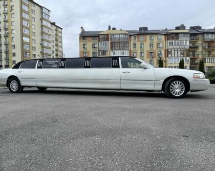Білий Лінкольн Town Car, об'ємом двигуна 4.6 л та пробігом 148 тис. км за 7400 $, фото 4 на Automoto.ua