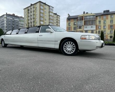 Білий Лінкольн Town Car, об'ємом двигуна 4.6 л та пробігом 148 тис. км за 7400 $, фото 6 на Automoto.ua