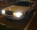 Білий Лінкольн Town Car, об'ємом двигуна 4.9 л та пробігом 225 тис. км за 5978 $, фото 1 на Automoto.ua