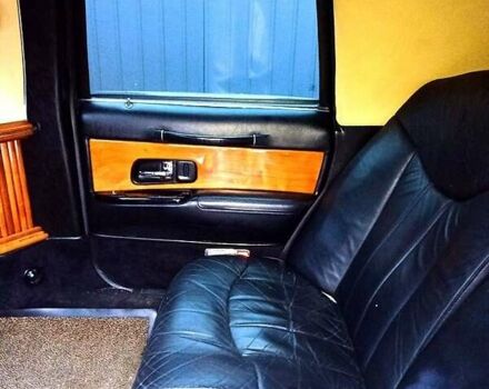 Белый Линкольн Таун Кар, объемом двигателя 4.6 л и пробегом 400 тыс. км за 11800 $, фото 1 на Automoto.ua