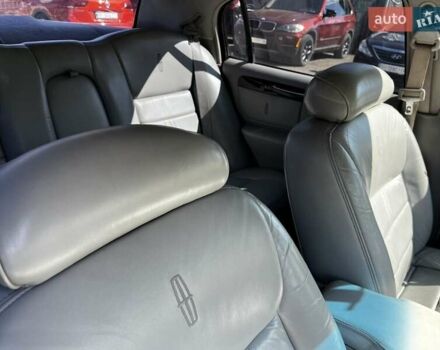 Білий Лінкольн Town Car, об'ємом двигуна 4.6 л та пробігом 150 тис. км за 16999 $, фото 27 на Automoto.ua