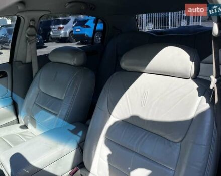 Білий Лінкольн Town Car, об'ємом двигуна 4.6 л та пробігом 150 тис. км за 16999 $, фото 34 на Automoto.ua