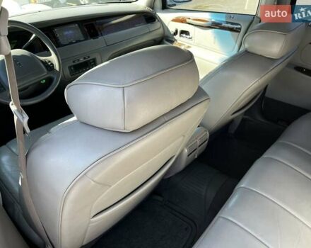 Білий Лінкольн Town Car, об'ємом двигуна 4.6 л та пробігом 150 тис. км за 16999 $, фото 21 на Automoto.ua